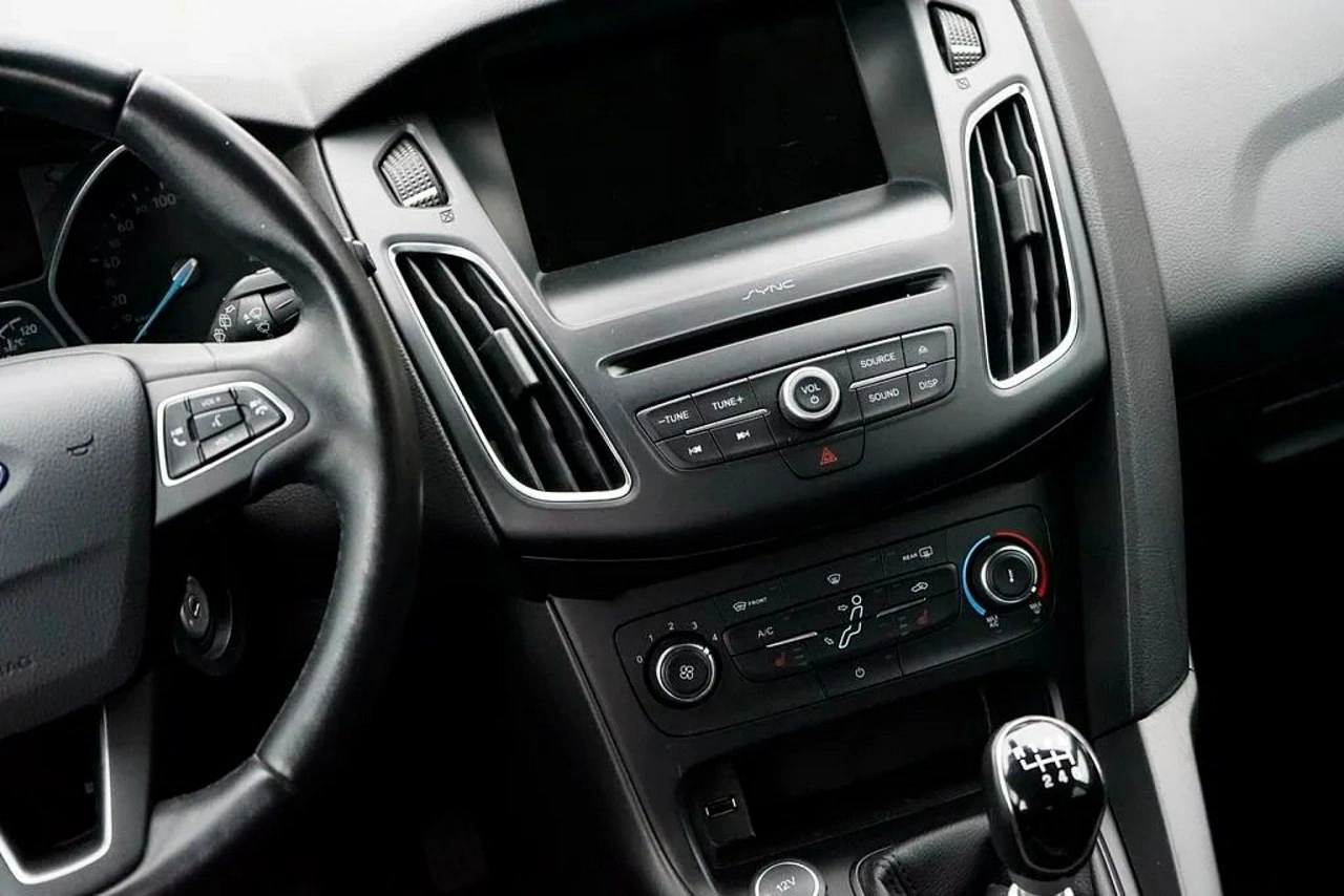 Ford Focus - Zdjęcie 24