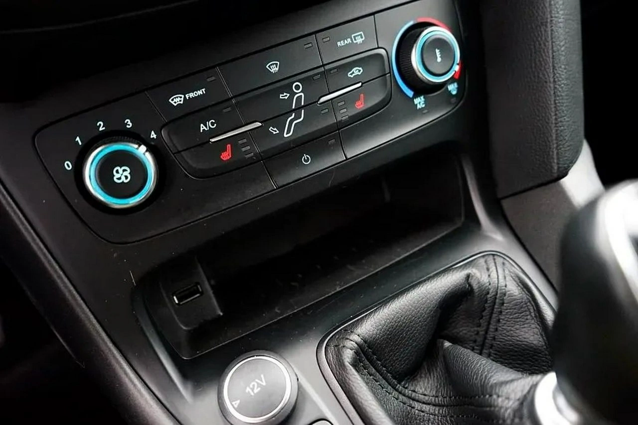 Ford Focus - Zdjęcie 25