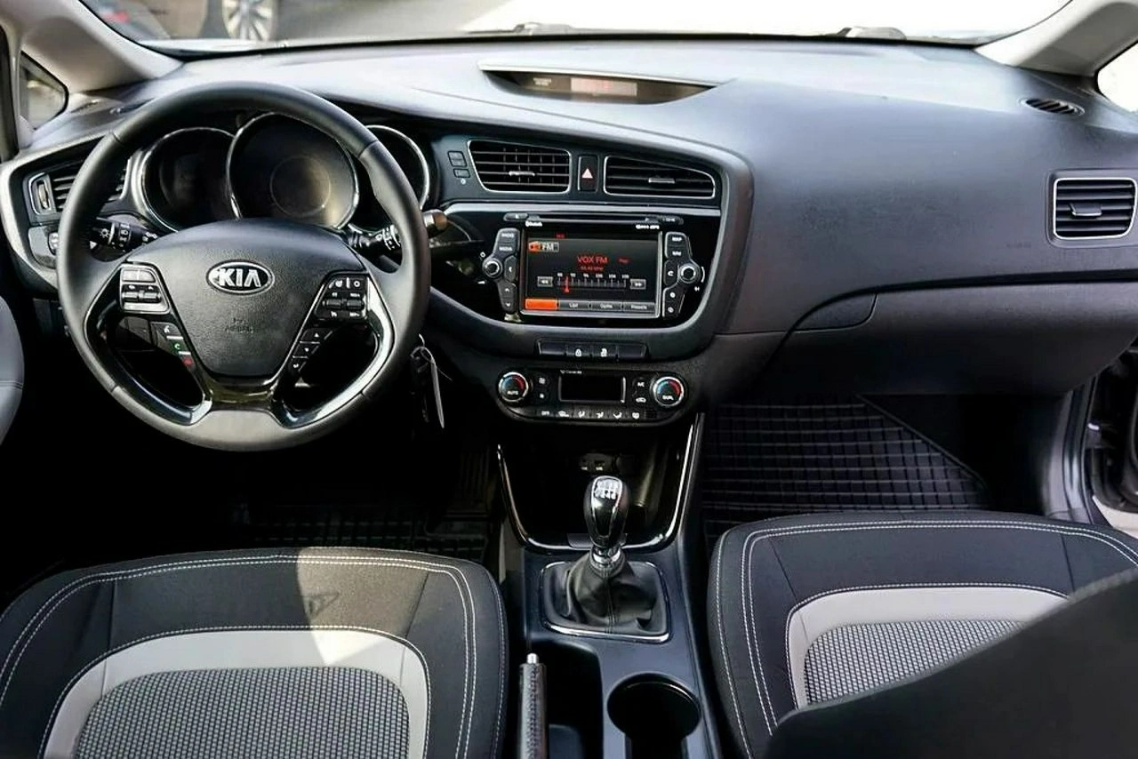Kia Ceed - Zdjęcie 16