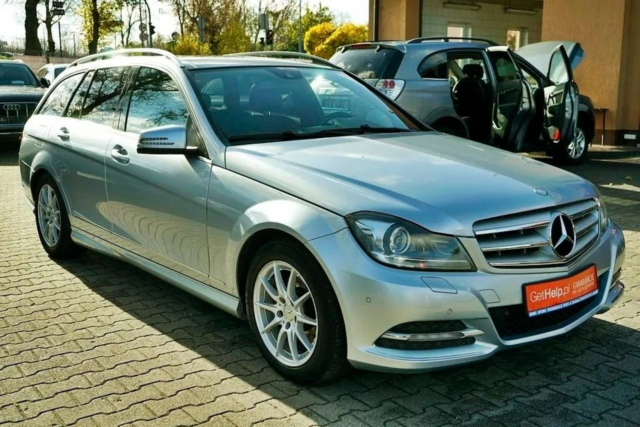 Mercedes C 200 - Zdjęcie 12
