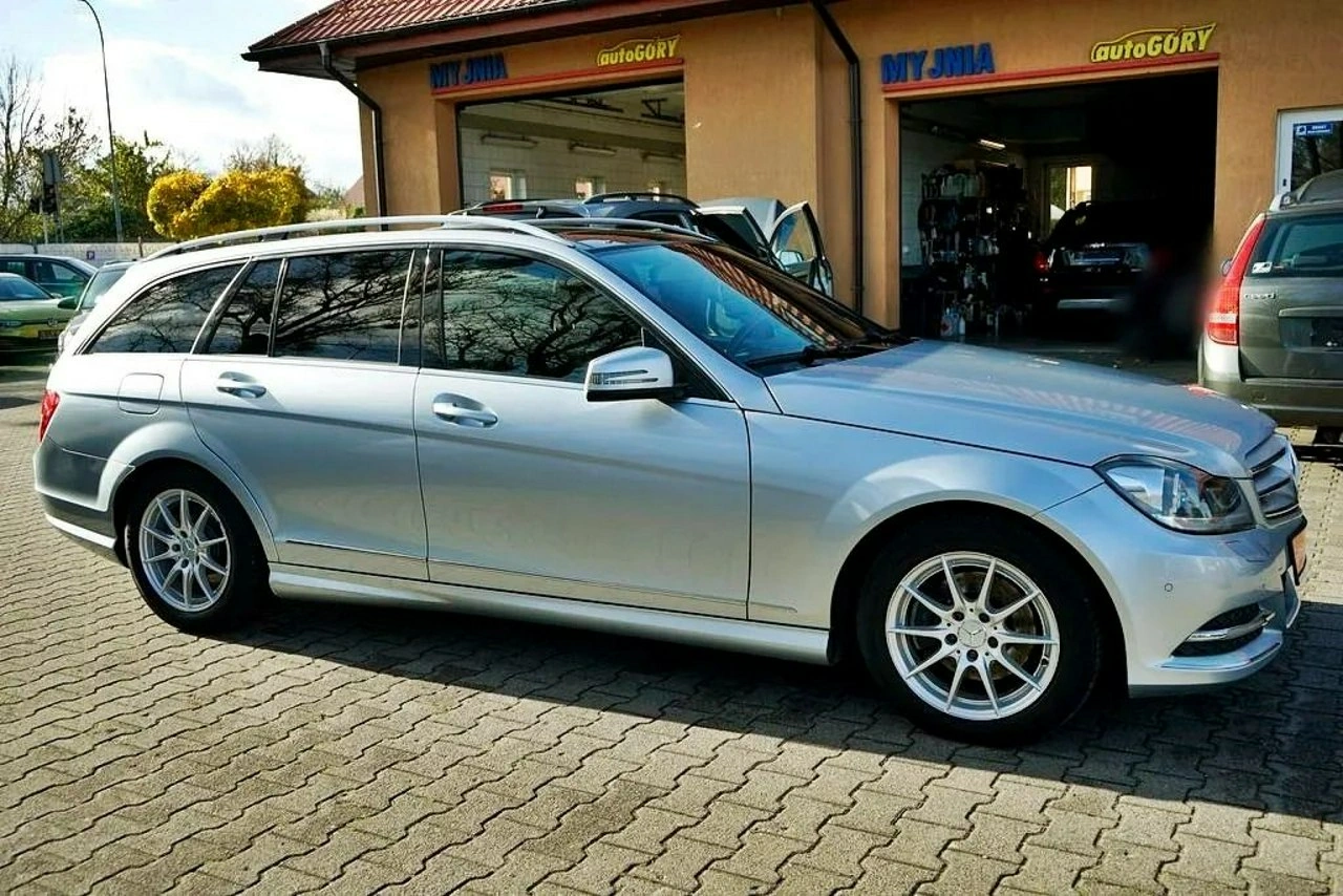 Mercedes C 200 - Zdjęcie 13