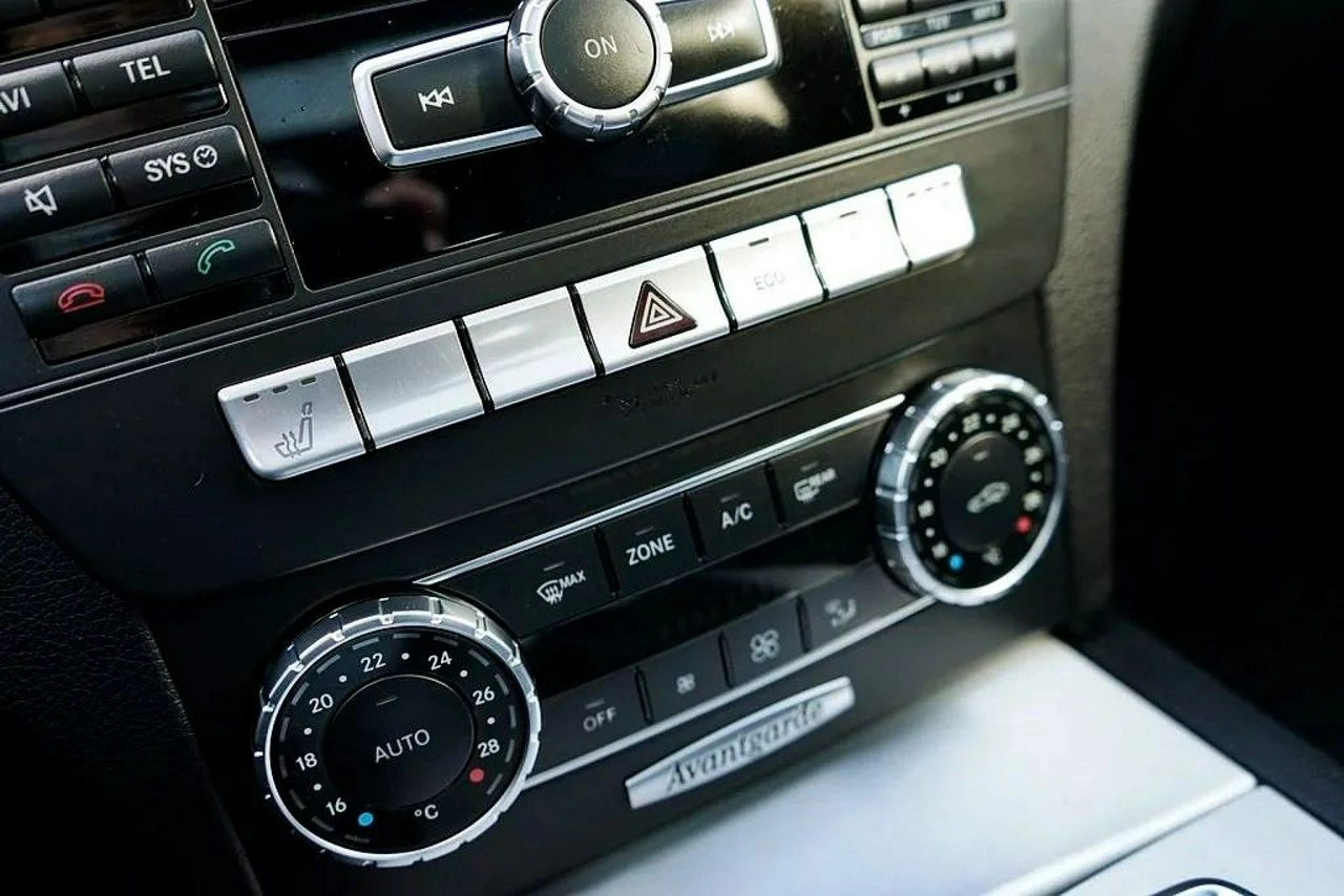 Mercedes C 200 - Zdjęcie 30