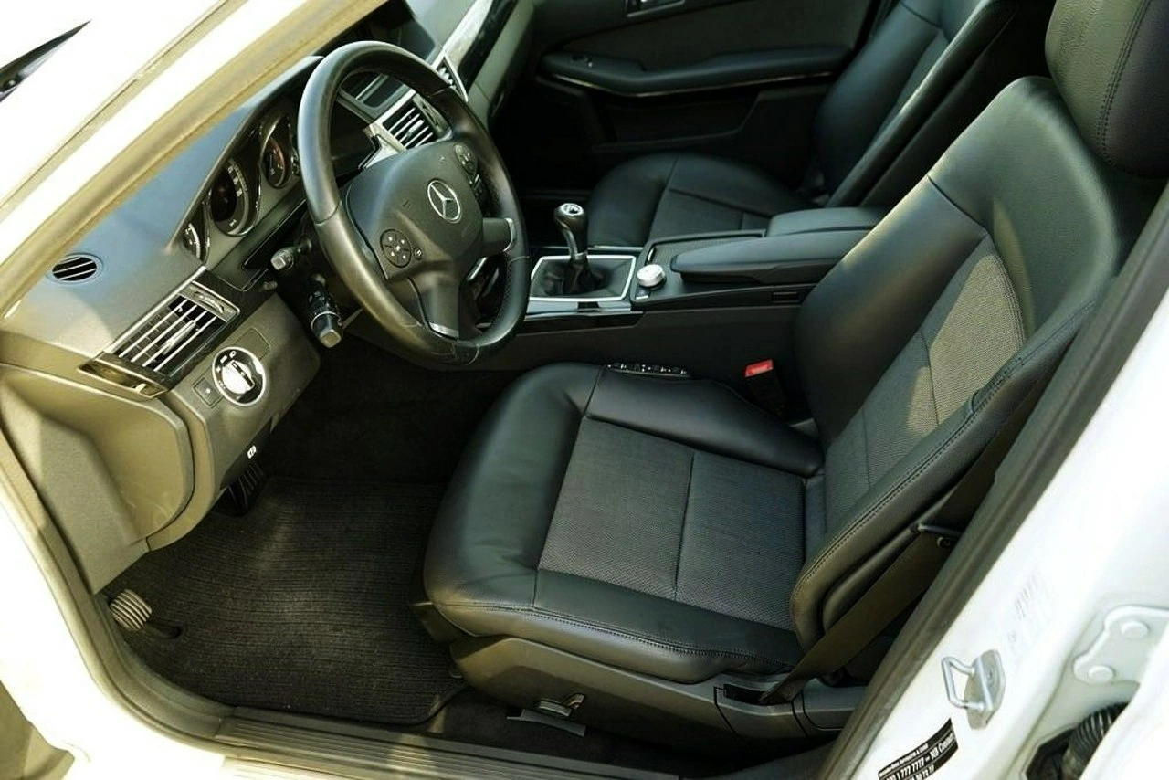 Mercedes E 220 - Zdjęcie 17