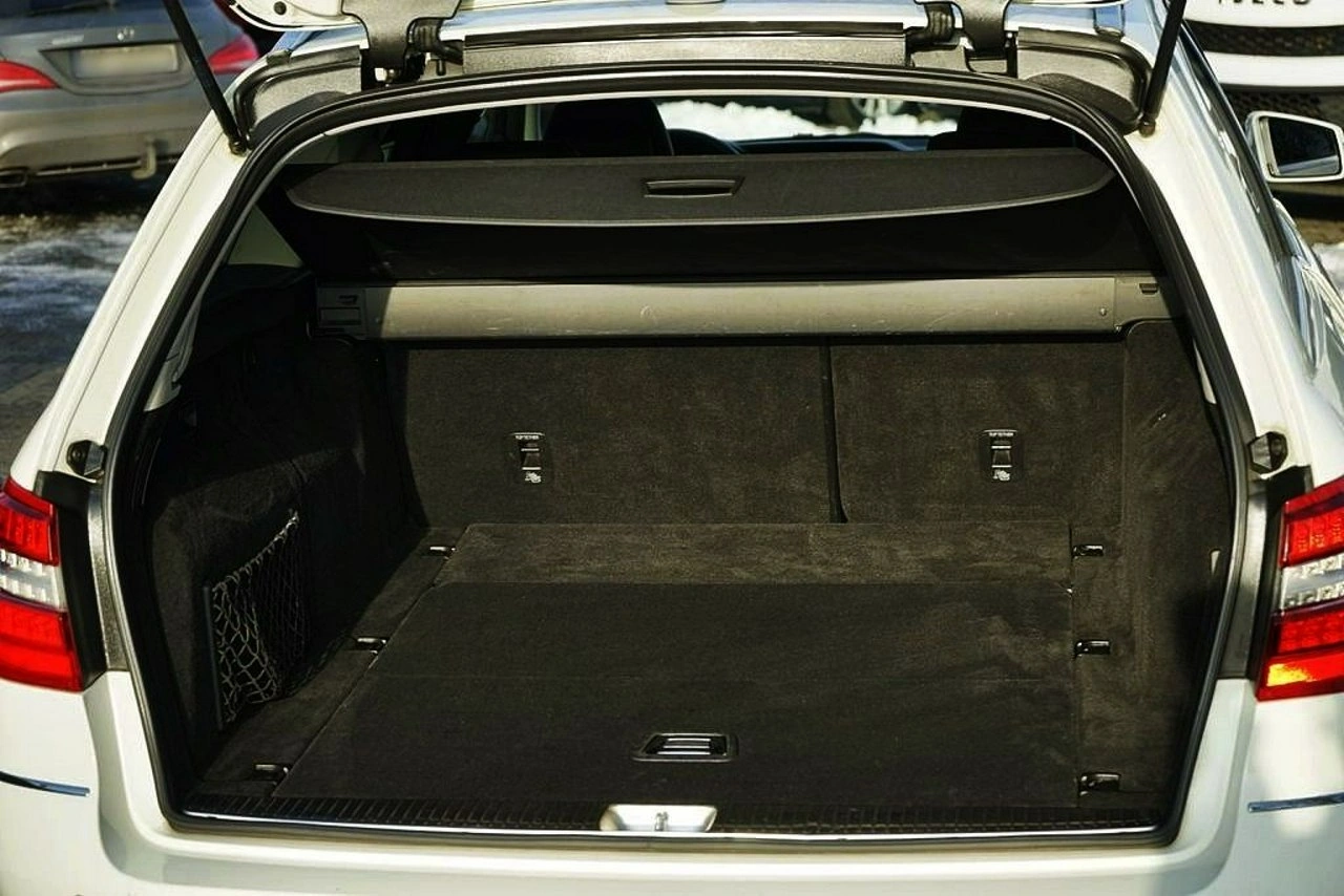 Mercedes E 220 - Zdjęcie 36