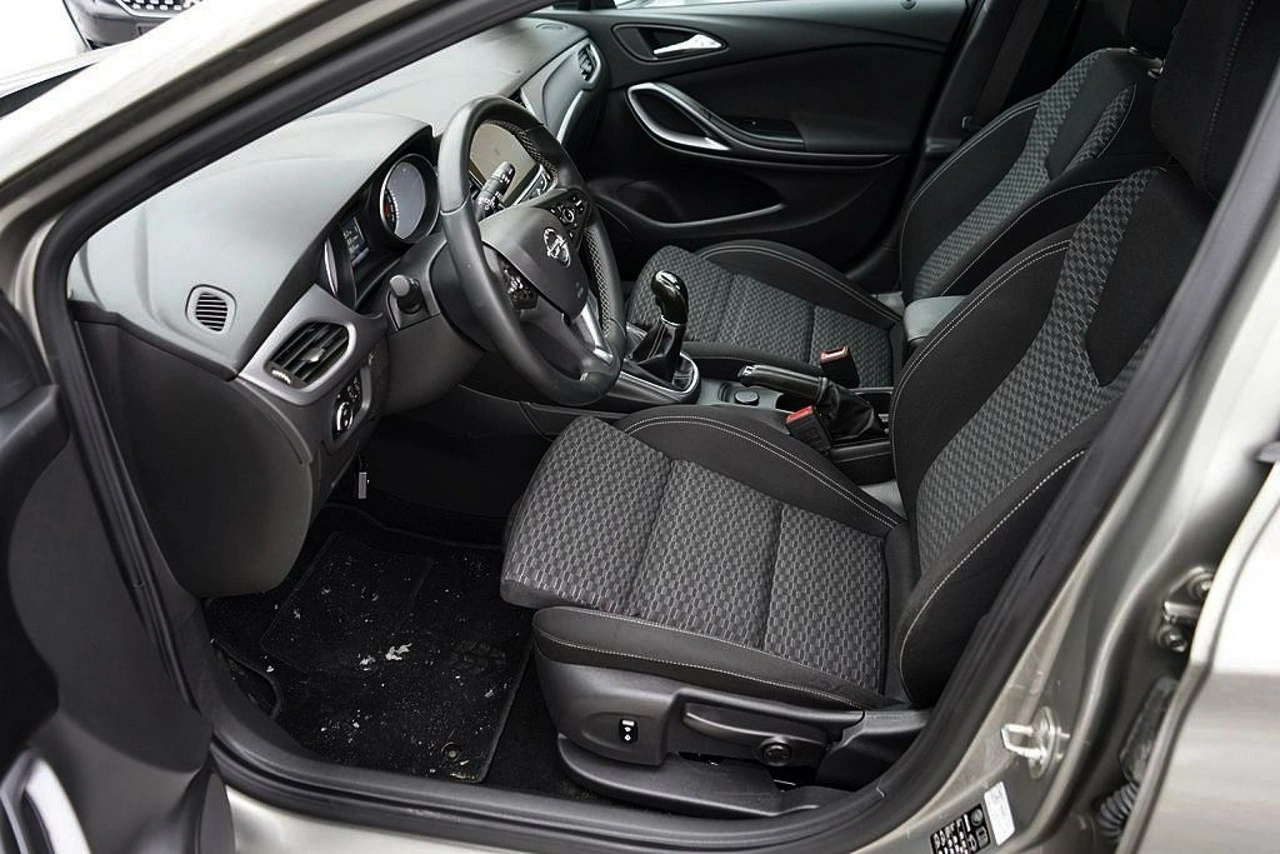 Opel Astra - Zdjęcie 14