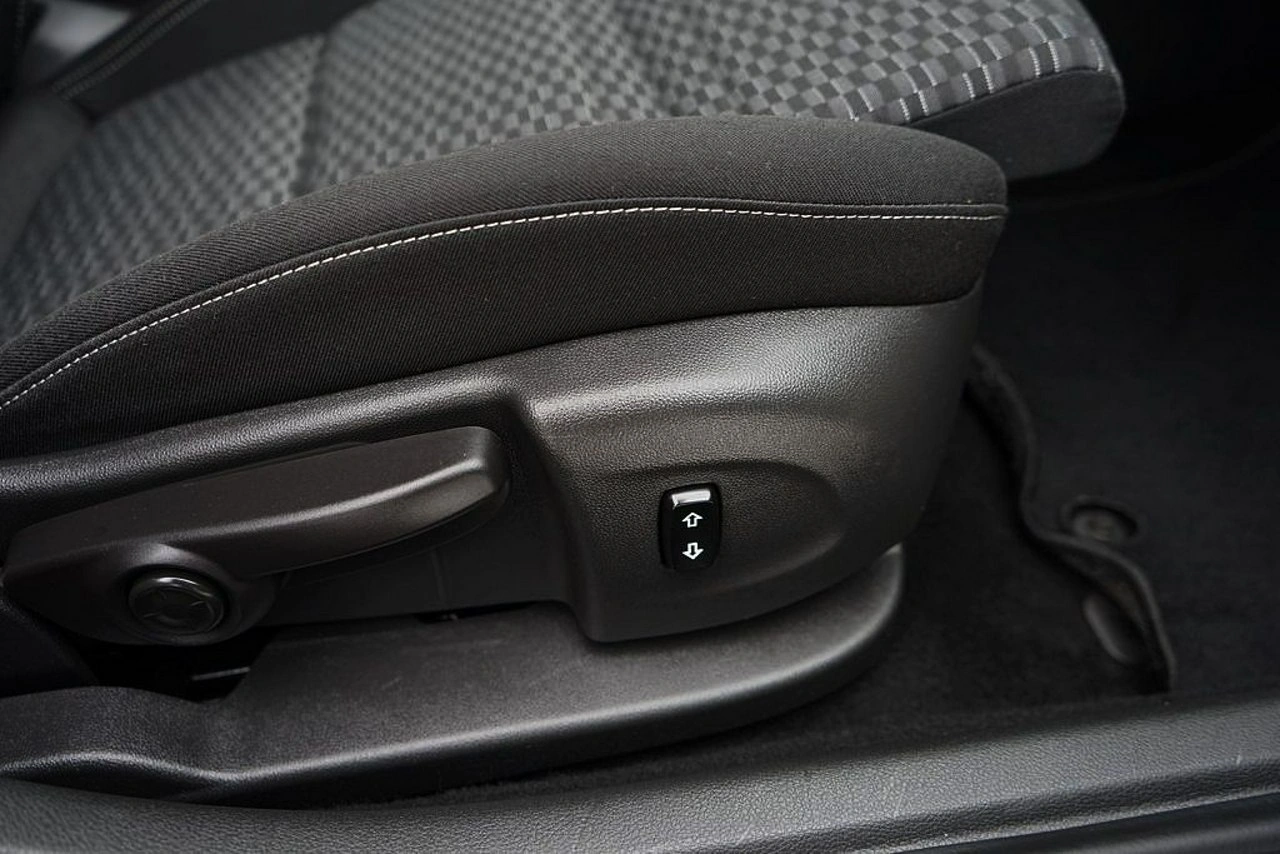 Opel Astra - Zdjęcie 19