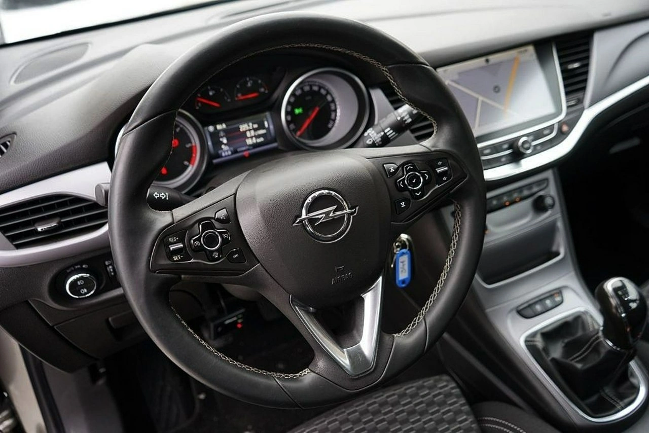 Opel Astra - Zdjęcie 23