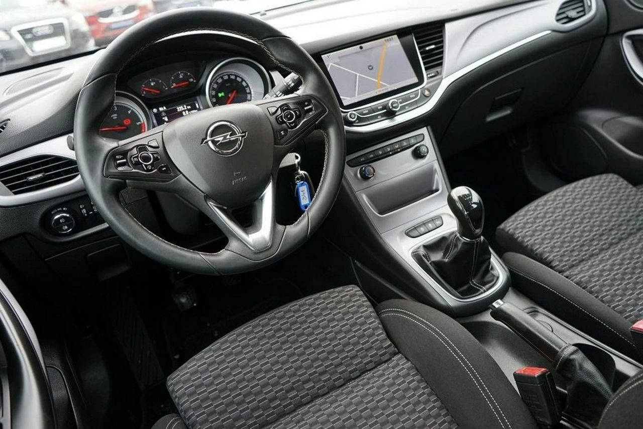 Opel Astra - Zdjęcie 24