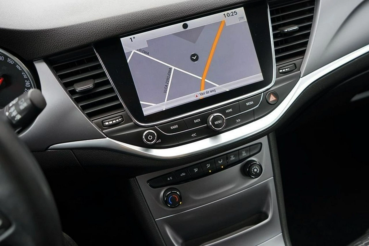 Opel Astra - Zdjęcie 25