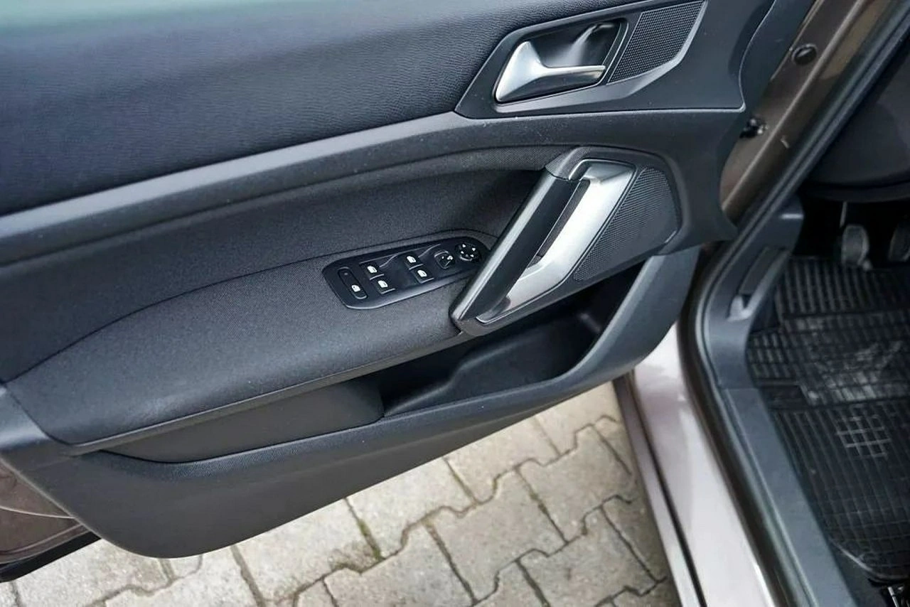 Peugeot 308 - Zdjęcie 10