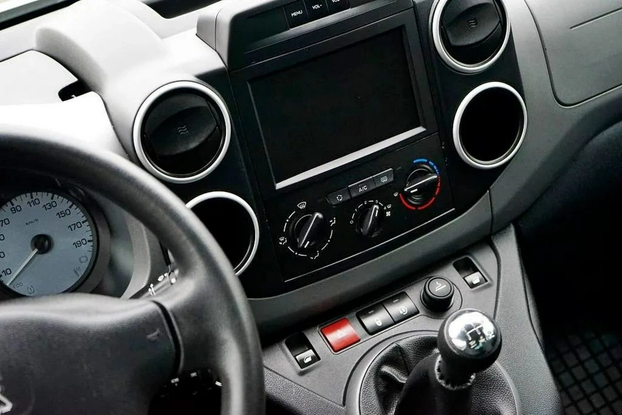 Peugeot Partner - Zdjęcie 22