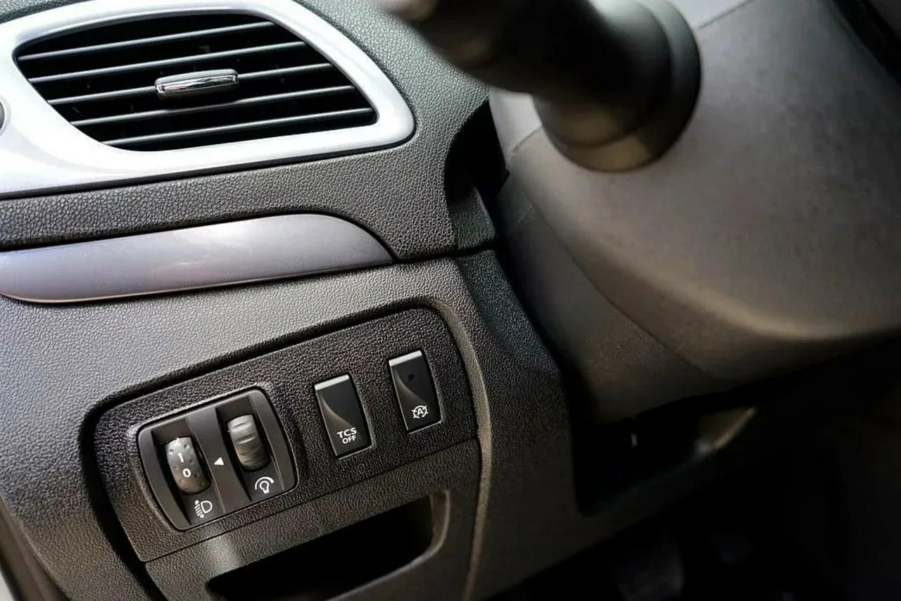 Renault Scenic - Zdjęcie 23