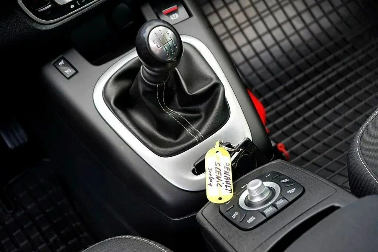 Renault Scenic - Zdjęcie 27