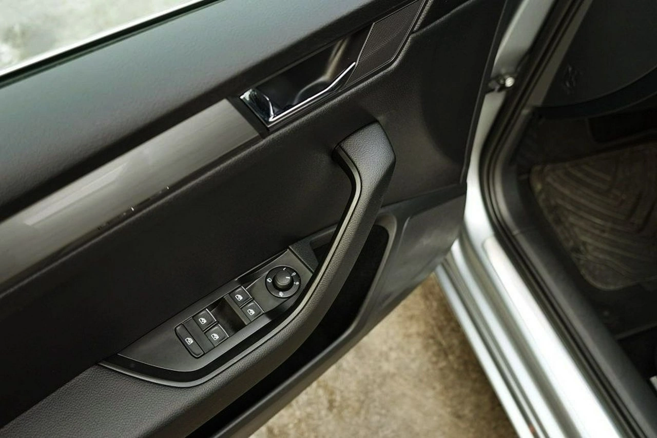 Skoda Superb - Zdjęcie 17