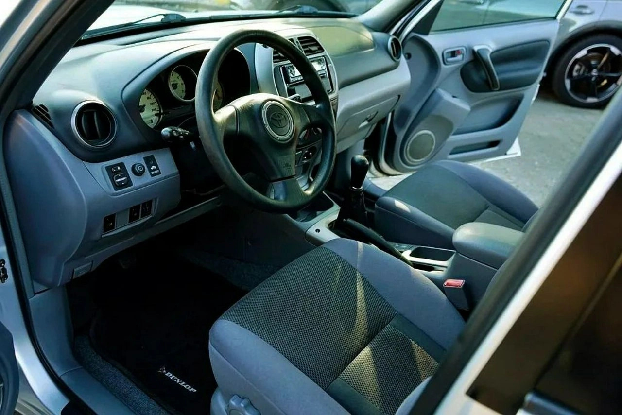 Toyota RAV-4 - Zdjęcie 10