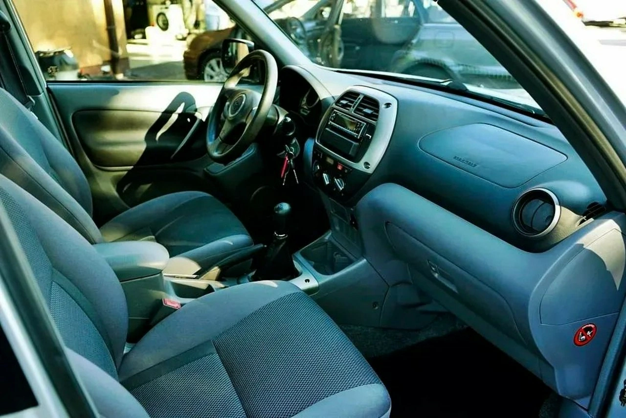 Toyota RAV-4 - Zdjęcie 11