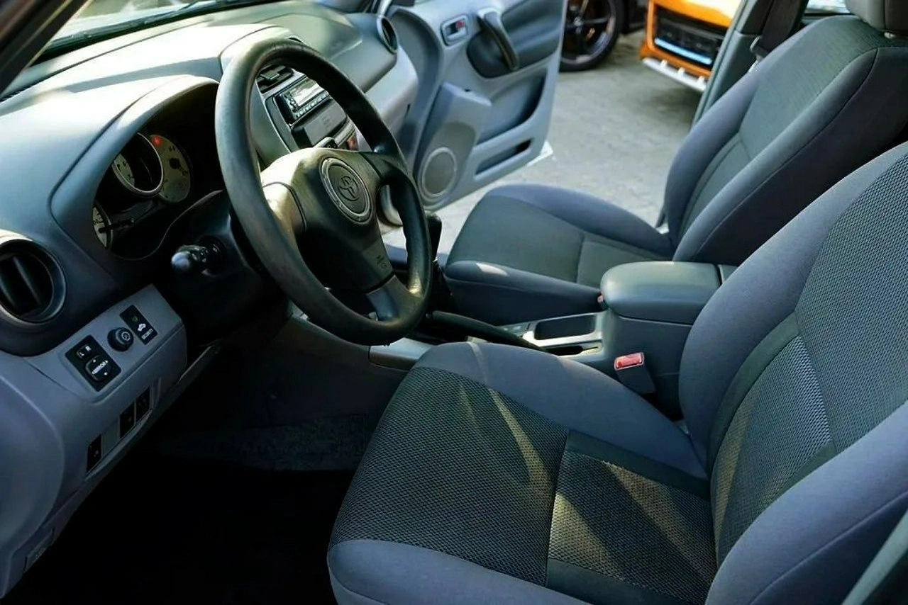 Toyota RAV-4 - Zdjęcie 12