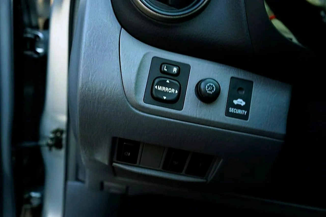 Toyota RAV-4 - Zdjęcie 16