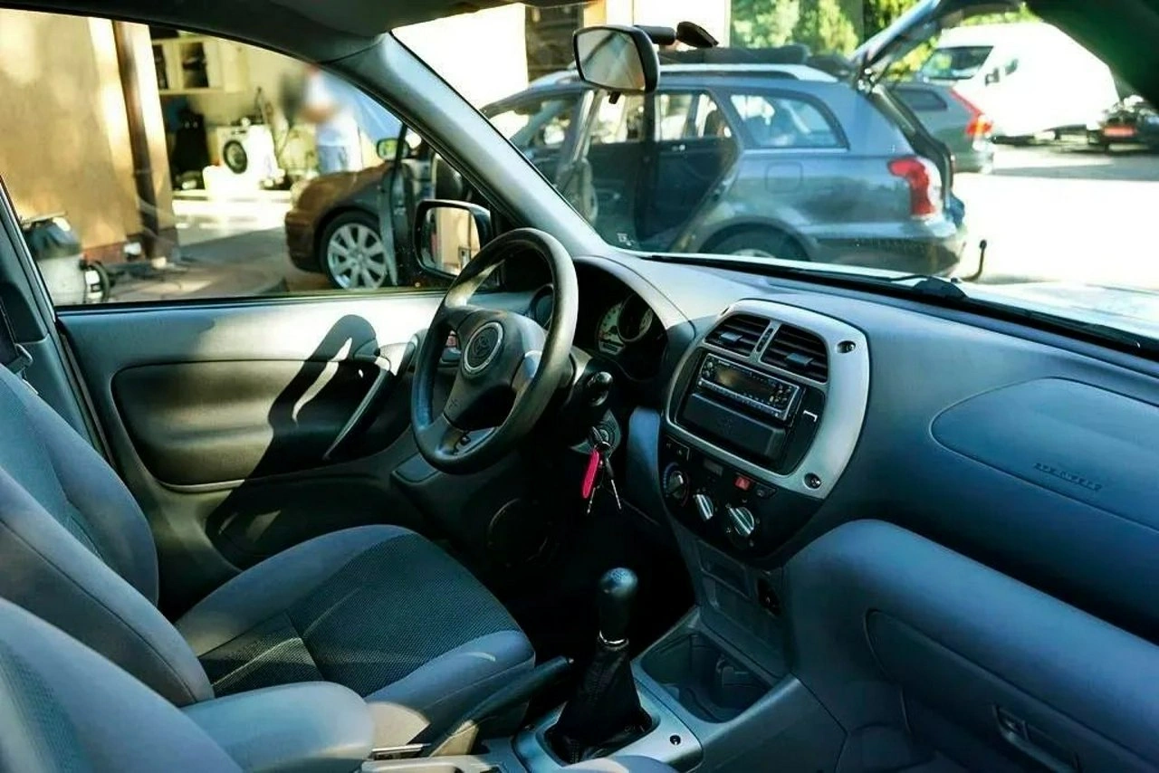 Toyota RAV-4 - Zdjęcie 19