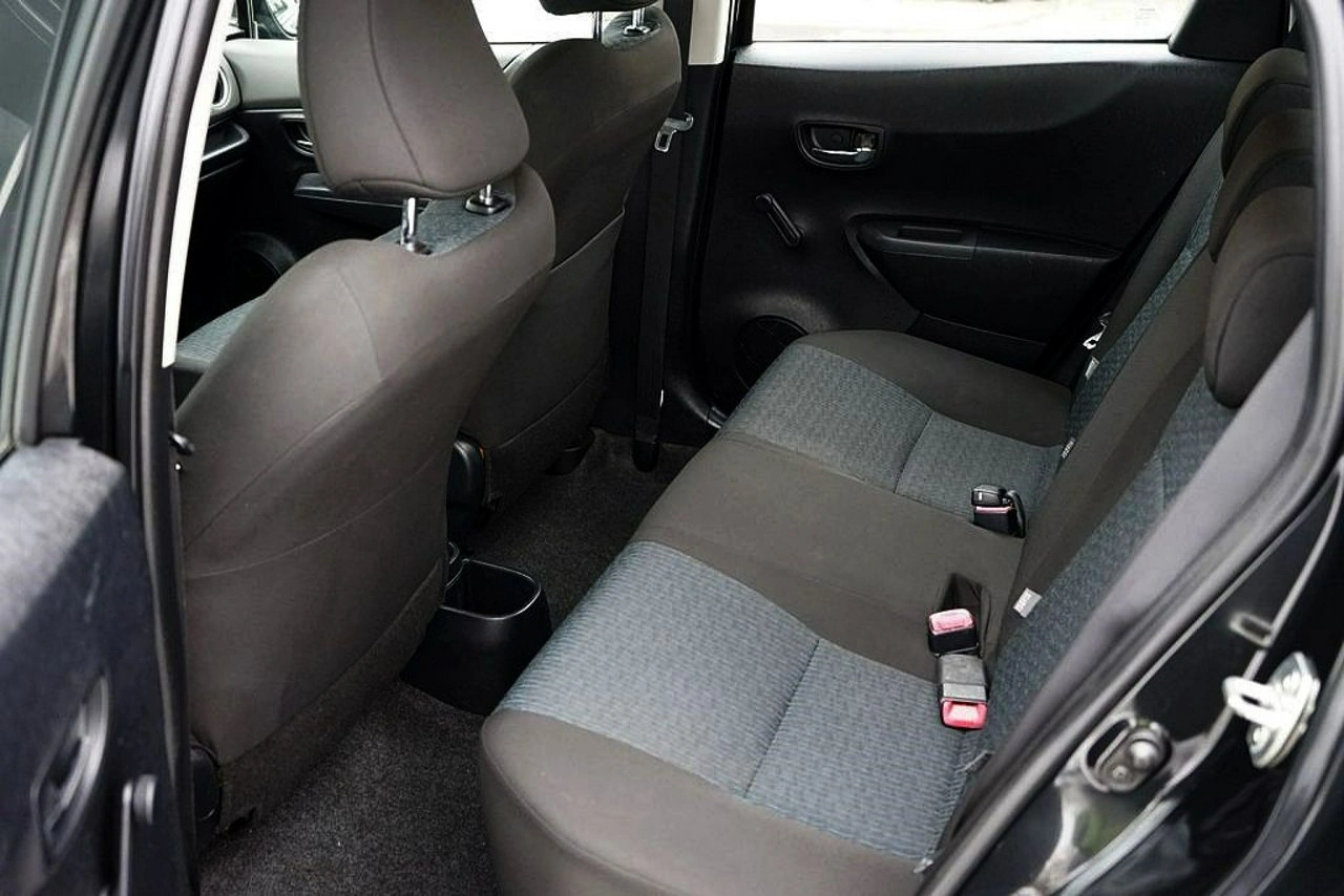 Toyota Yaris - Zdjęcie 13