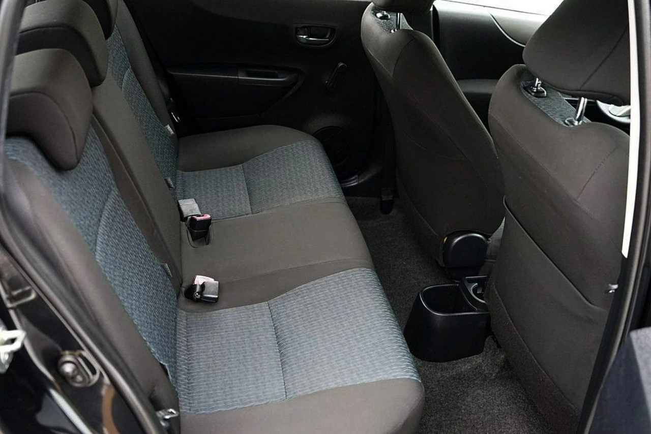 Toyota Yaris - Zdjęcie 14