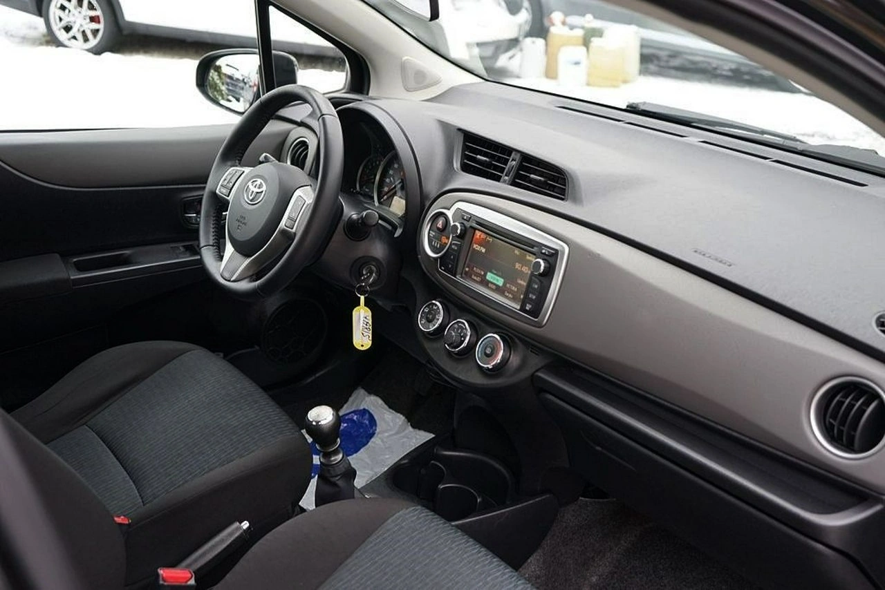 Toyota Yaris - Zdjęcie 20