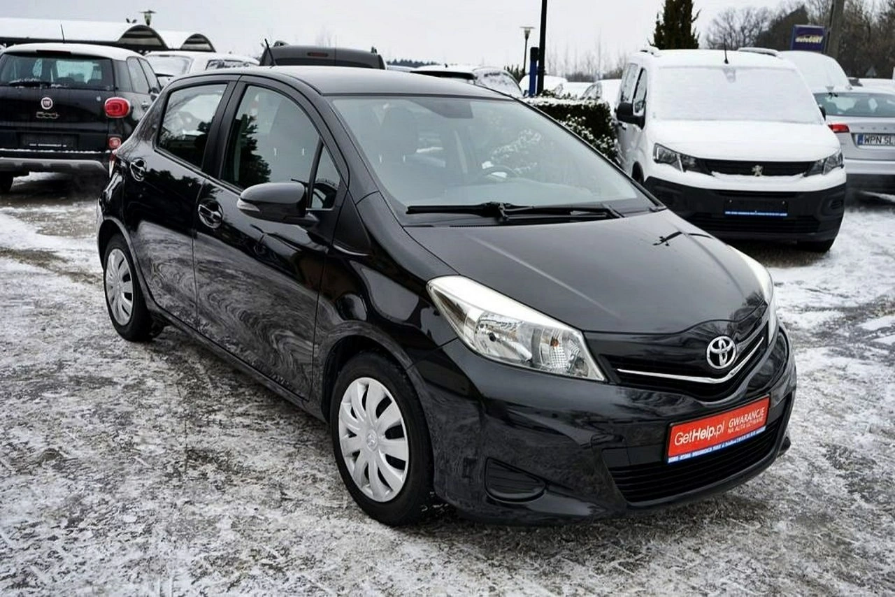 Toyota Yaris - Zdjęcie 2