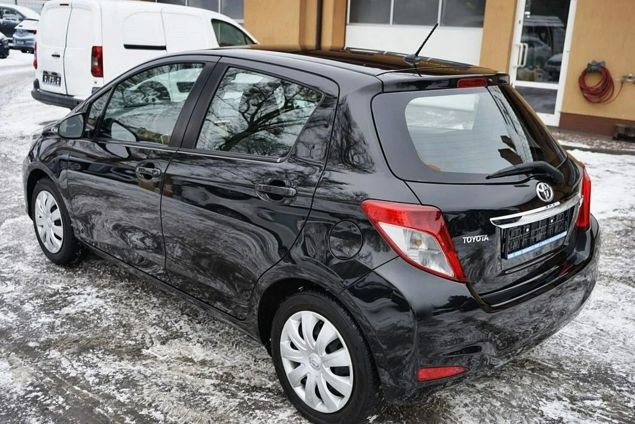 Toyota Yaris - Zdjęcie 3