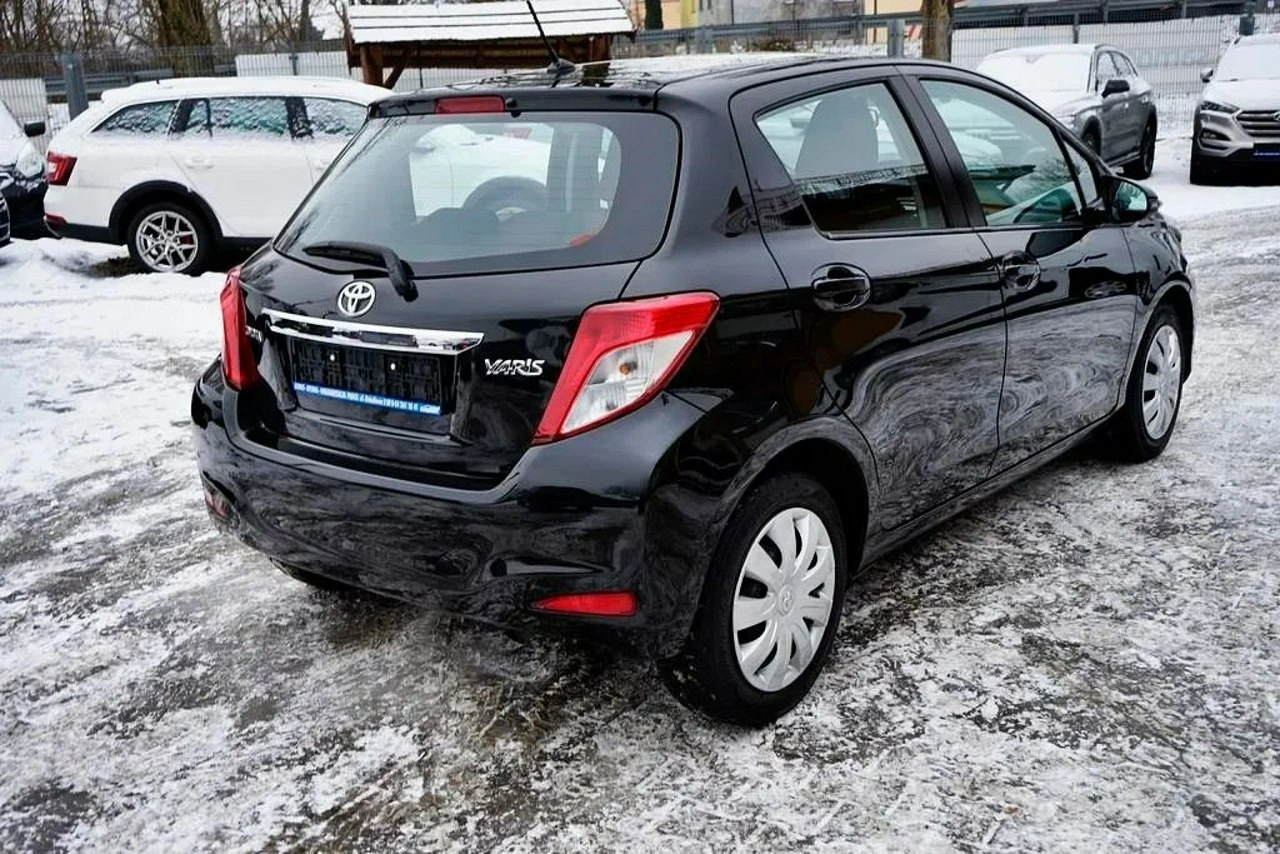 Toyota Yaris - Zdjęcie 6