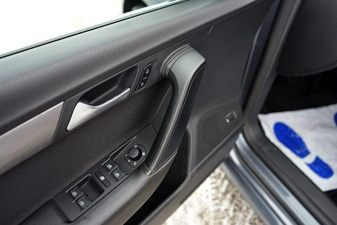 Volkswagen Passat - Zdjęcie 15