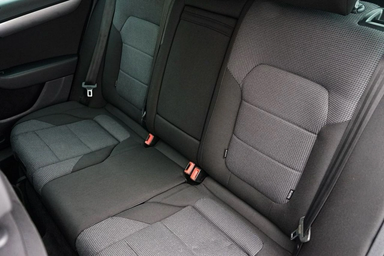 Volkswagen Passat - Zdjęcie 22