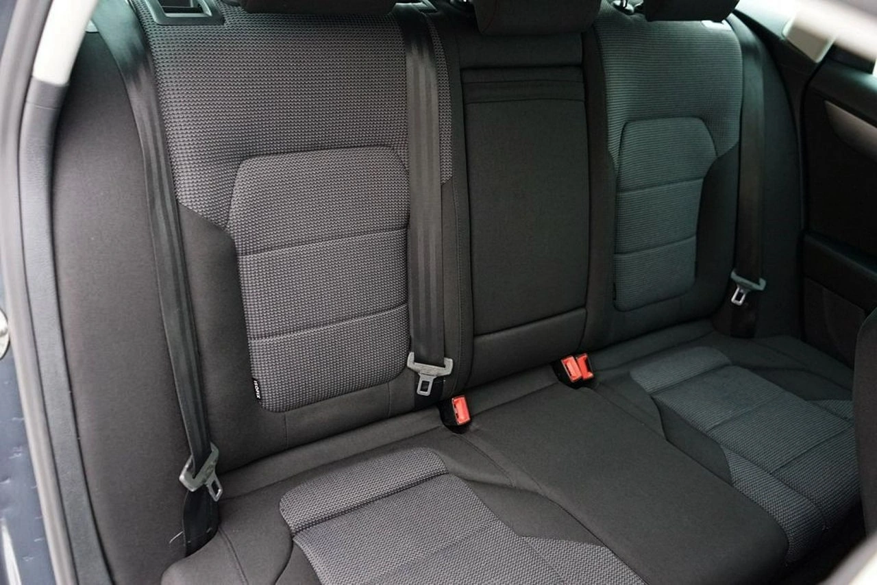 Volkswagen Passat - Zdjęcie 23