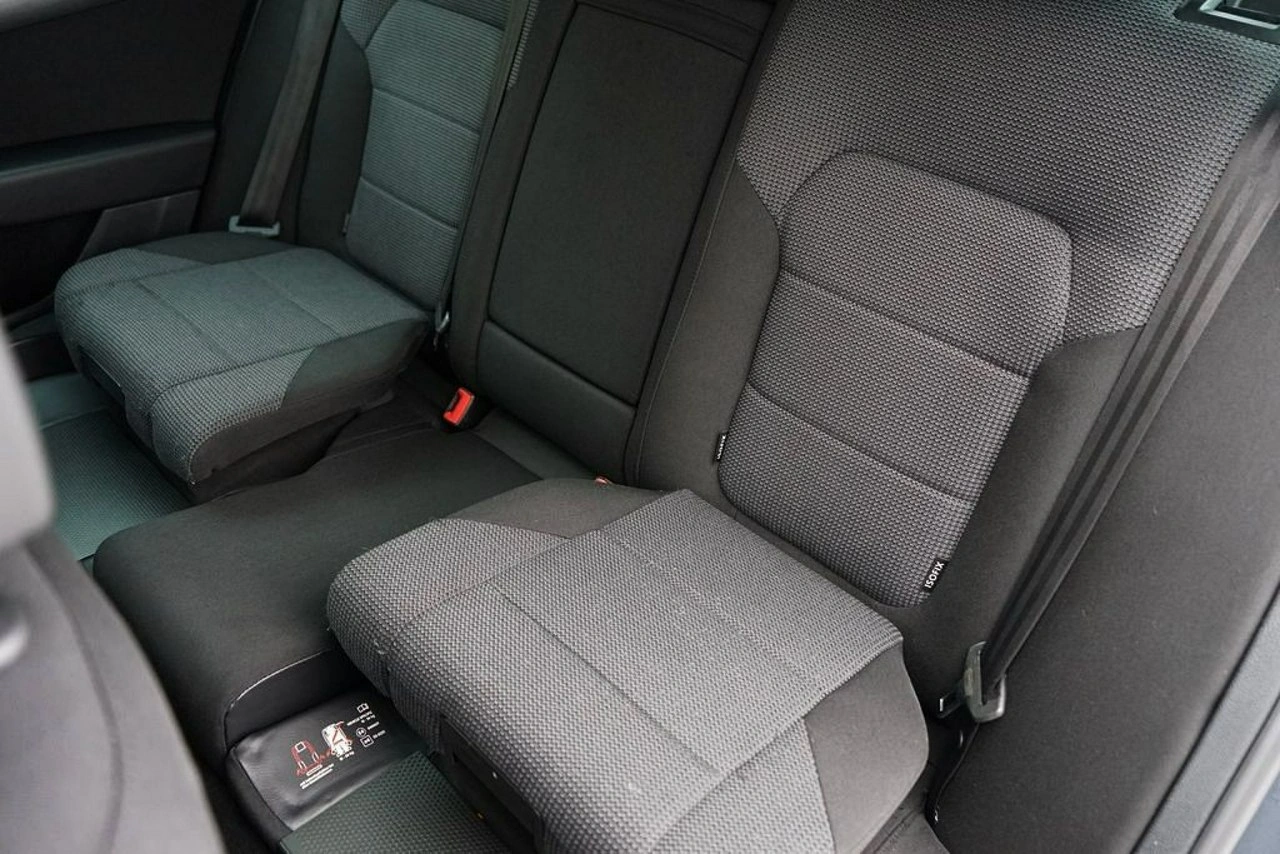 Volkswagen Passat - Zdjęcie 24