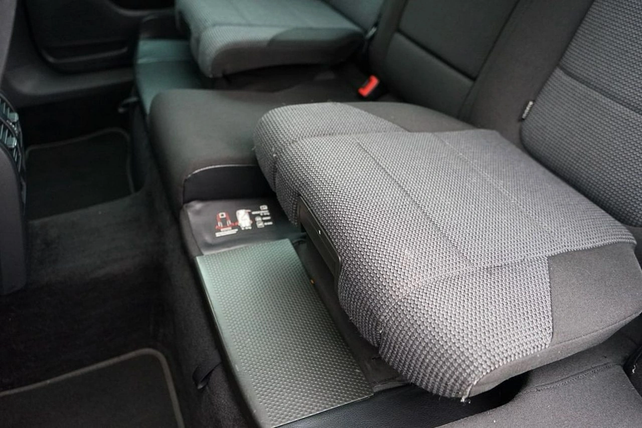 Volkswagen Passat - Zdjęcie 25