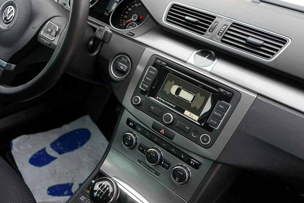 Volkswagen Passat - Zdjęcie 27