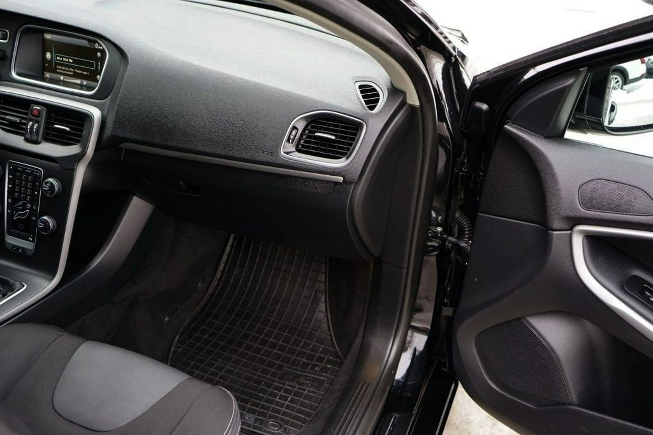 Volvo V40 - Zdjęcie 17