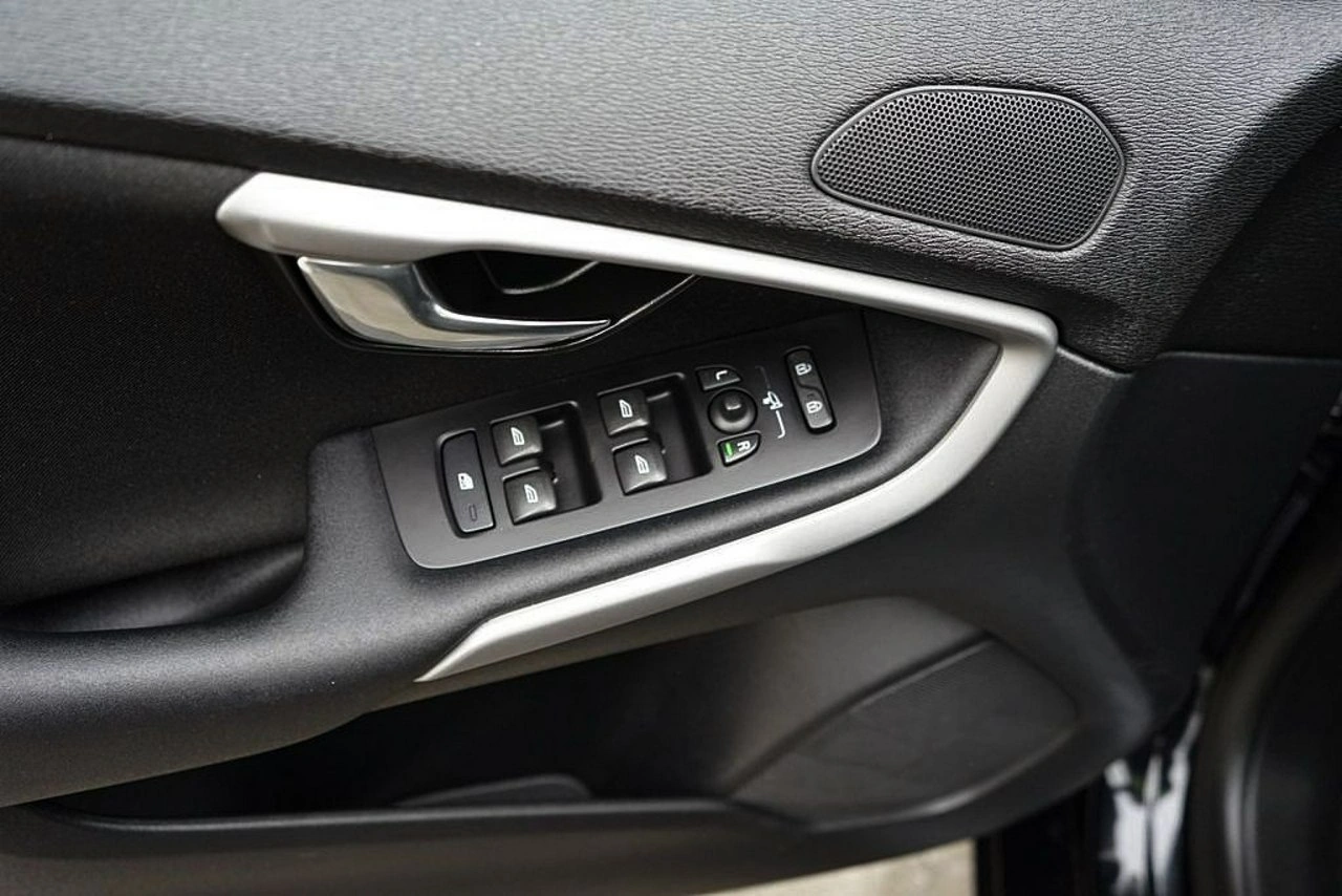 Volvo V40 - Zdjęcie 9