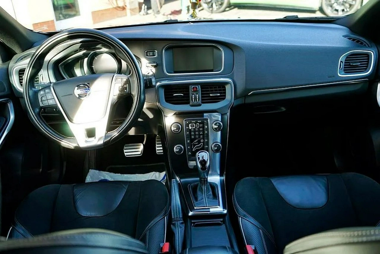 Volvo V40 - Zdjęcie 17