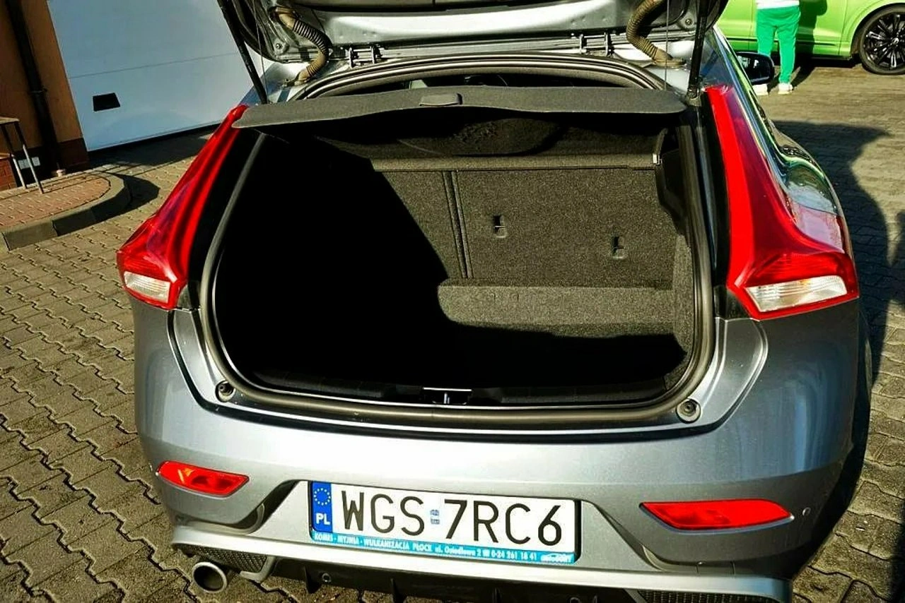 Volvo V40 - Zdjęcie 22