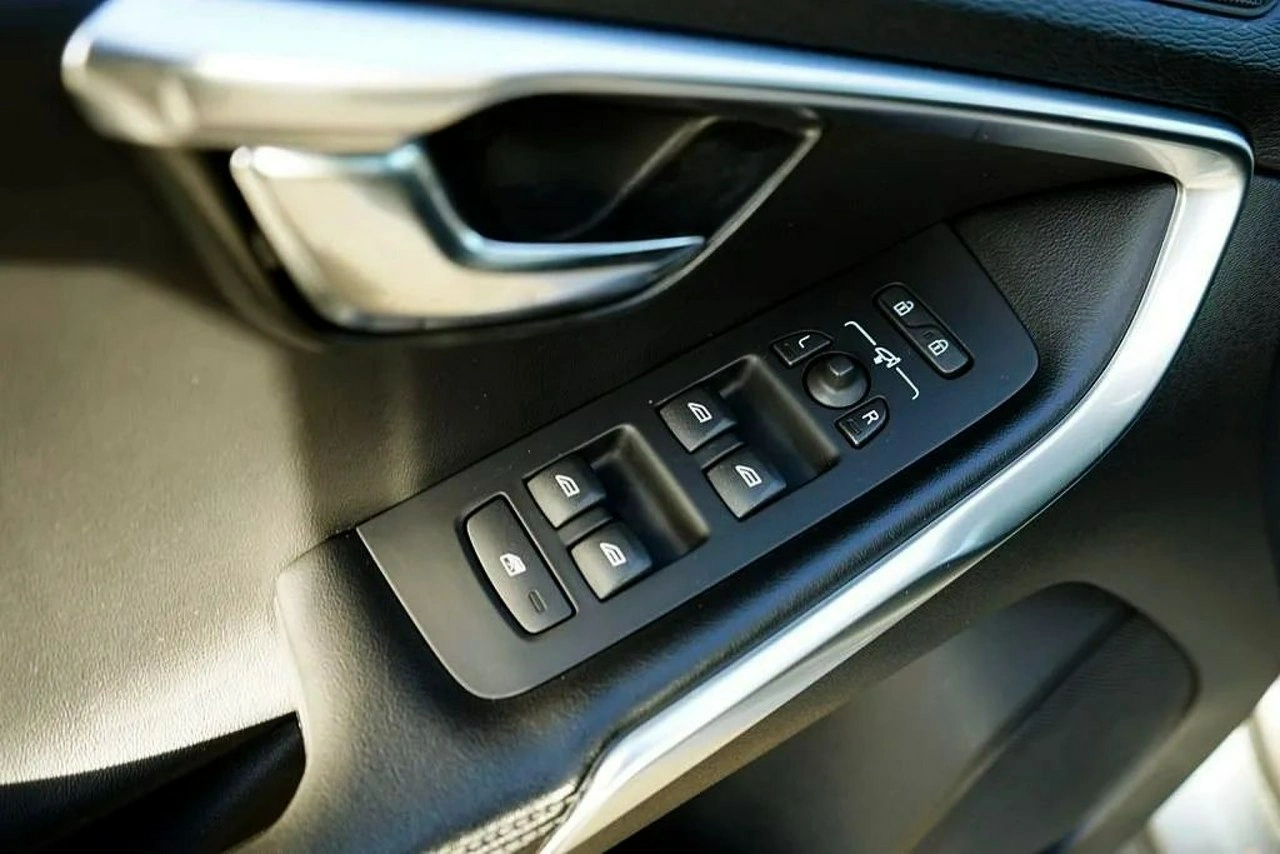 Volvo V40 - Zdjęcie 8