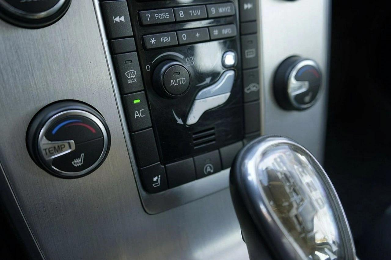 Volvo V70 - Zdjęcie 29