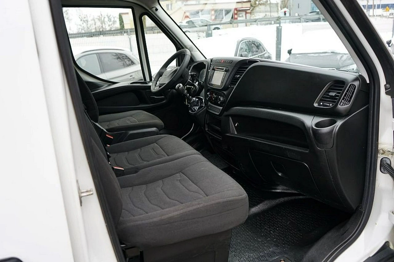 Iveco Daily - Zdjęcie 12