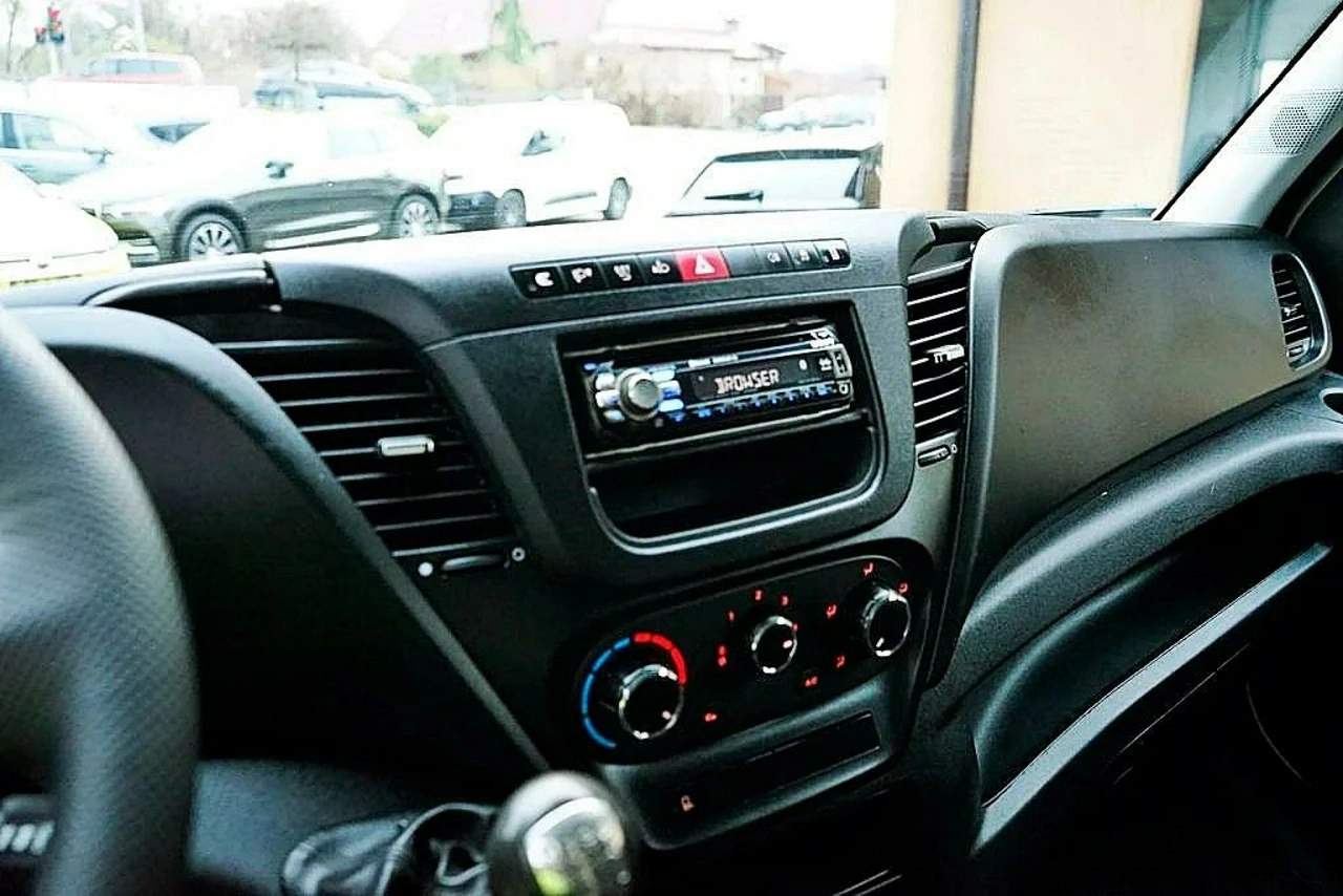 Iveco Daily - Zdjęcie 15