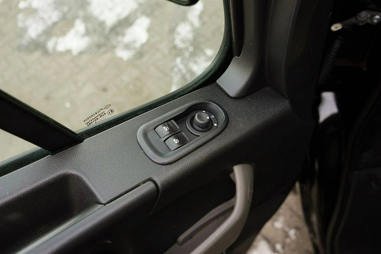 Opel Movano - Zdjęcie 9