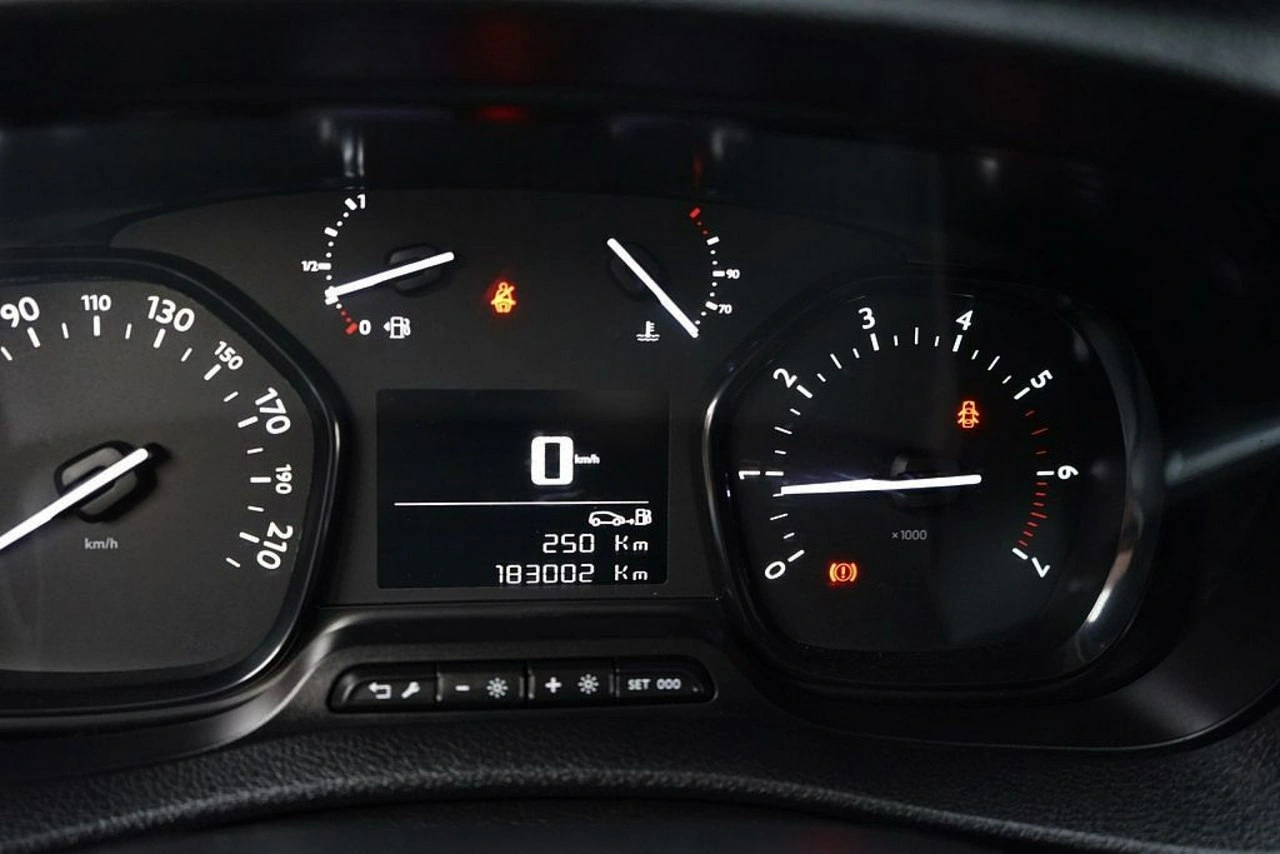 Peugeot Expert - Zdjęcie 18