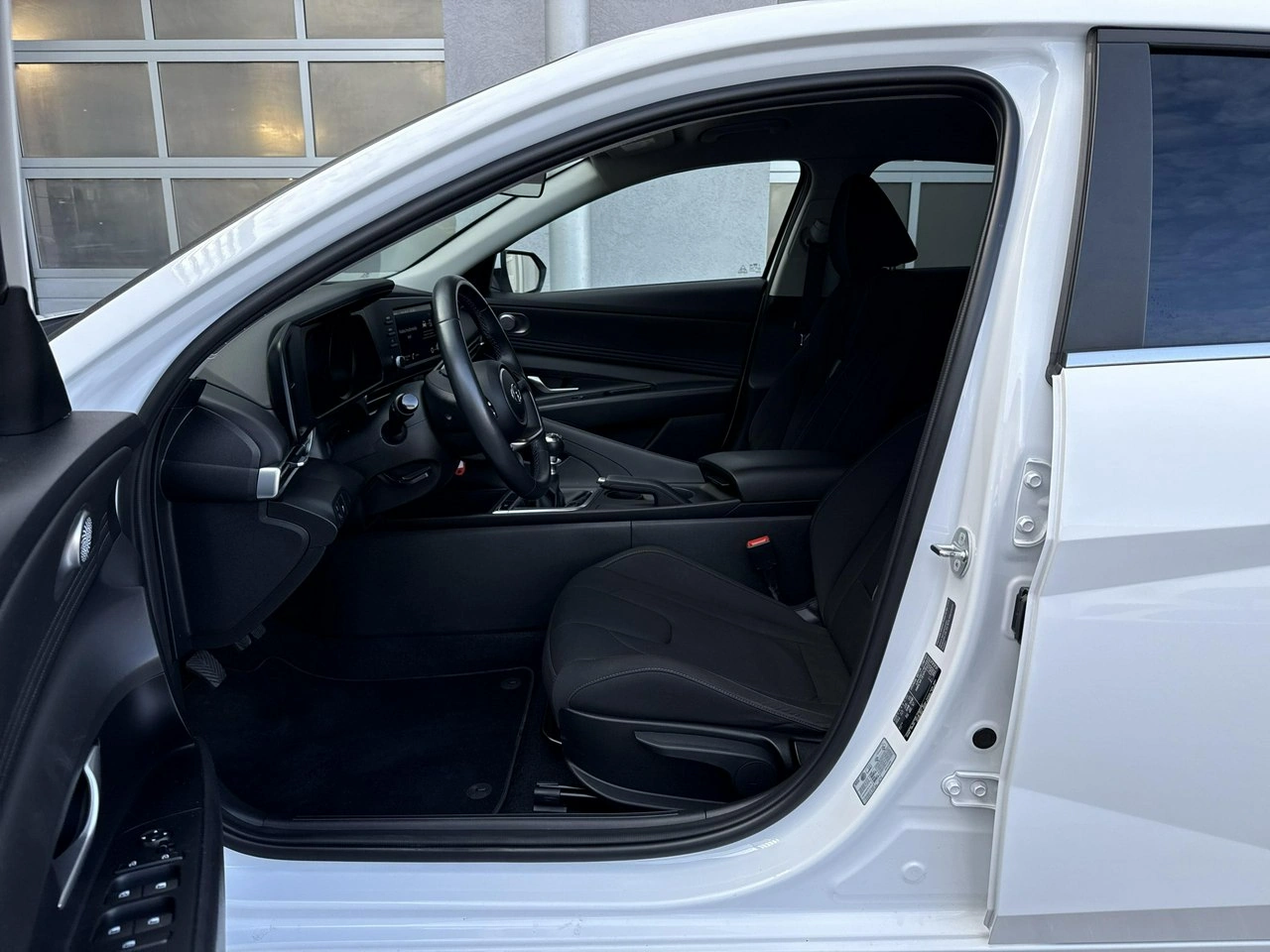 Hyundai Elantra - Zdjęcie 10