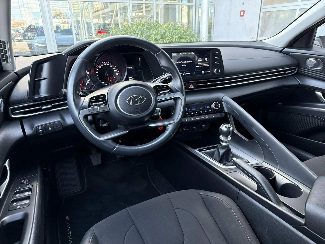 Hyundai Elantra - Zdjęcie 13