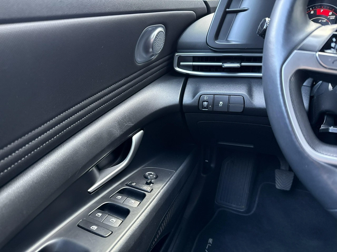 Hyundai Elantra - Zdjęcie 20