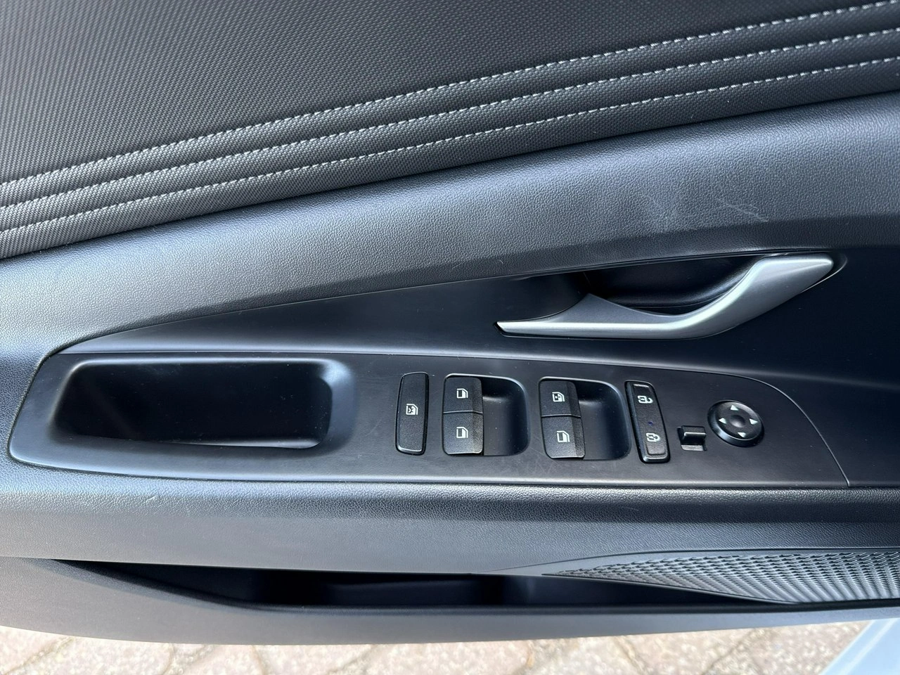 Hyundai Elantra - Zdjęcie 22