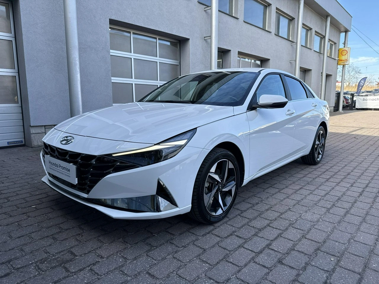 Hyundai Elantra - Zdjęcie 27